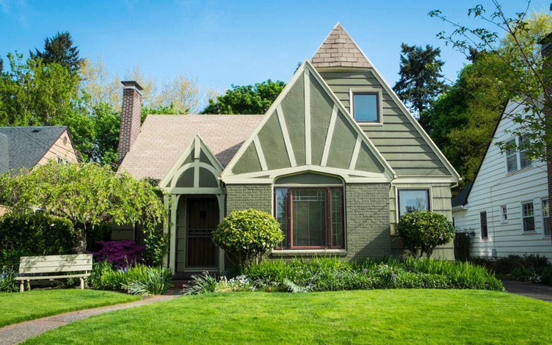 The Pros and Cons of Buying an Older Home